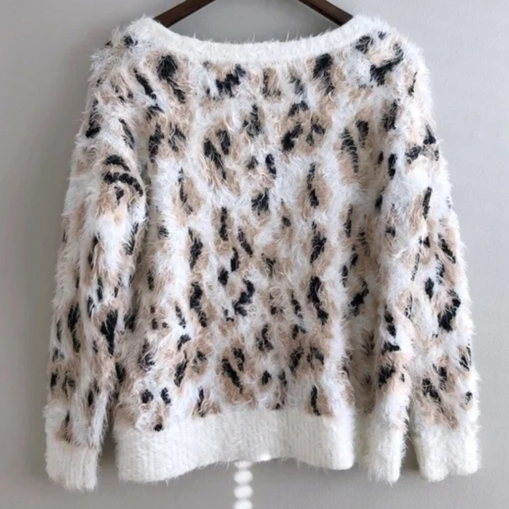 Minkpink Soft Comfy Fuzzy Leopard Print Long Slee… - image 7